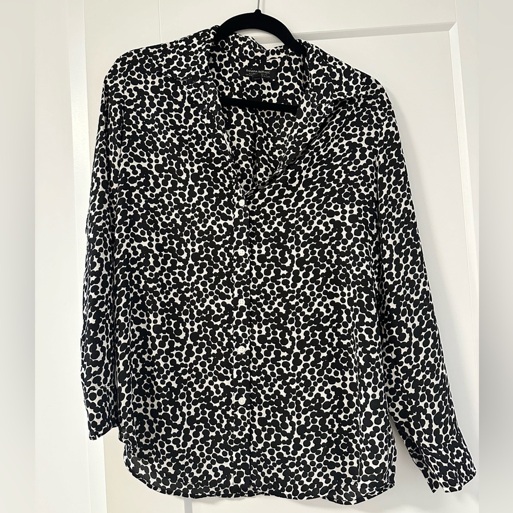 Banana Republic Black and White Button Up